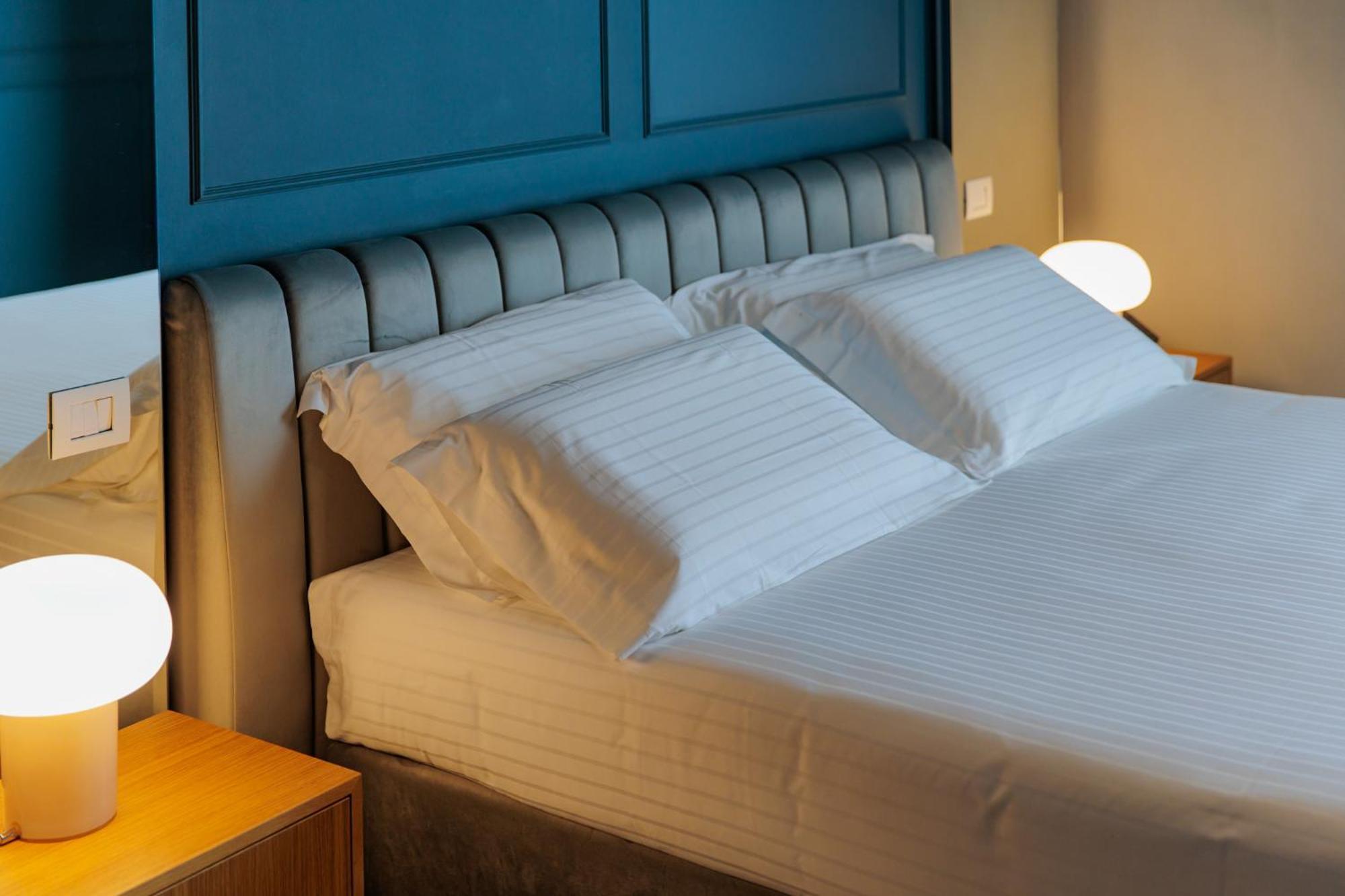 Ophelia Hotel Cazzago San Martino ภายนอก รูปภาพ
