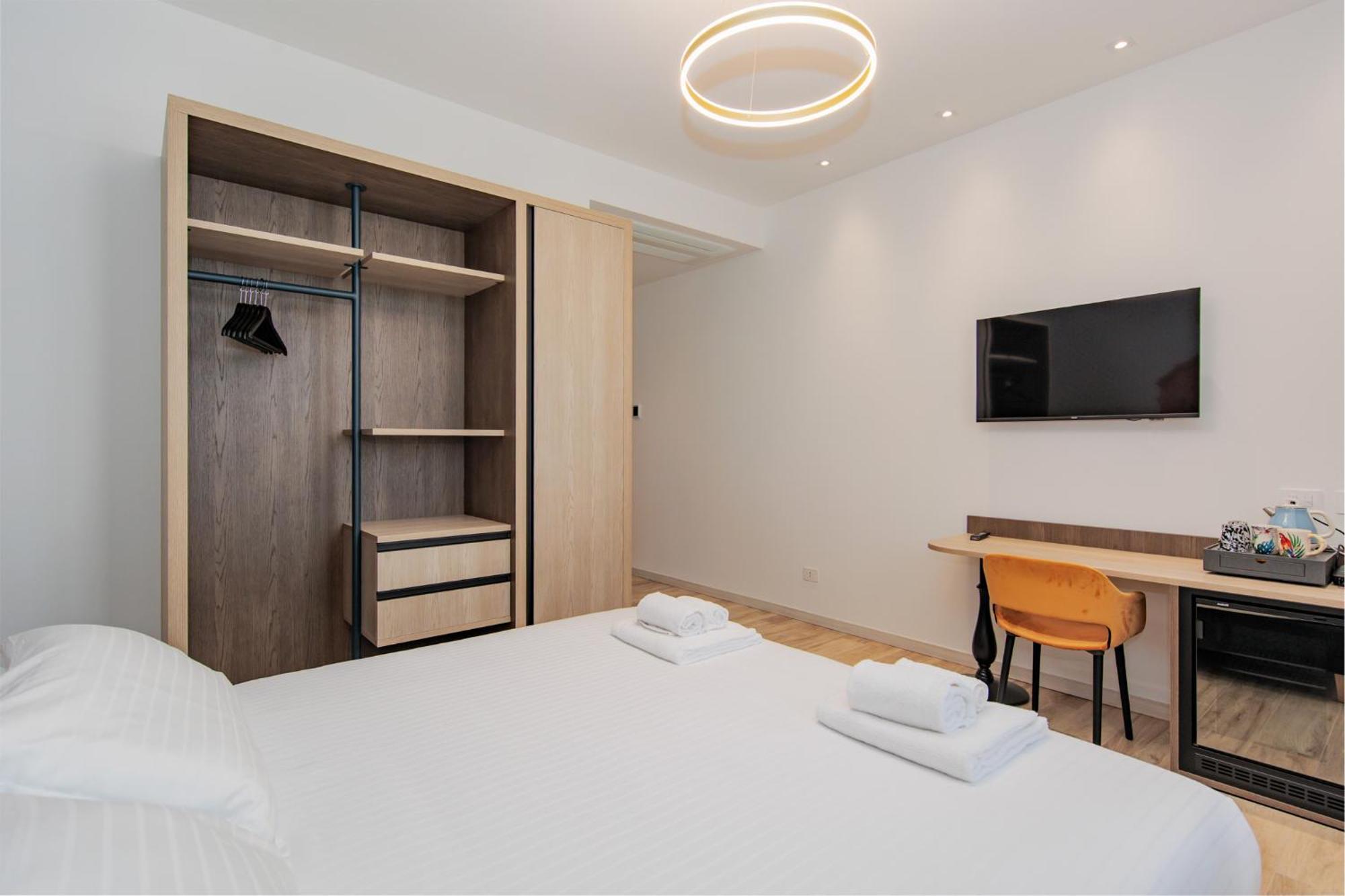 Ophelia Hotel Cazzago San Martino ภายนอก รูปภาพ