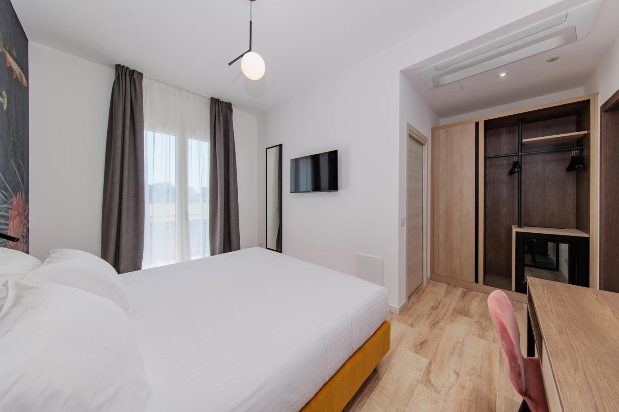 Ophelia Hotel Cazzago San Martino ภายนอก รูปภาพ
